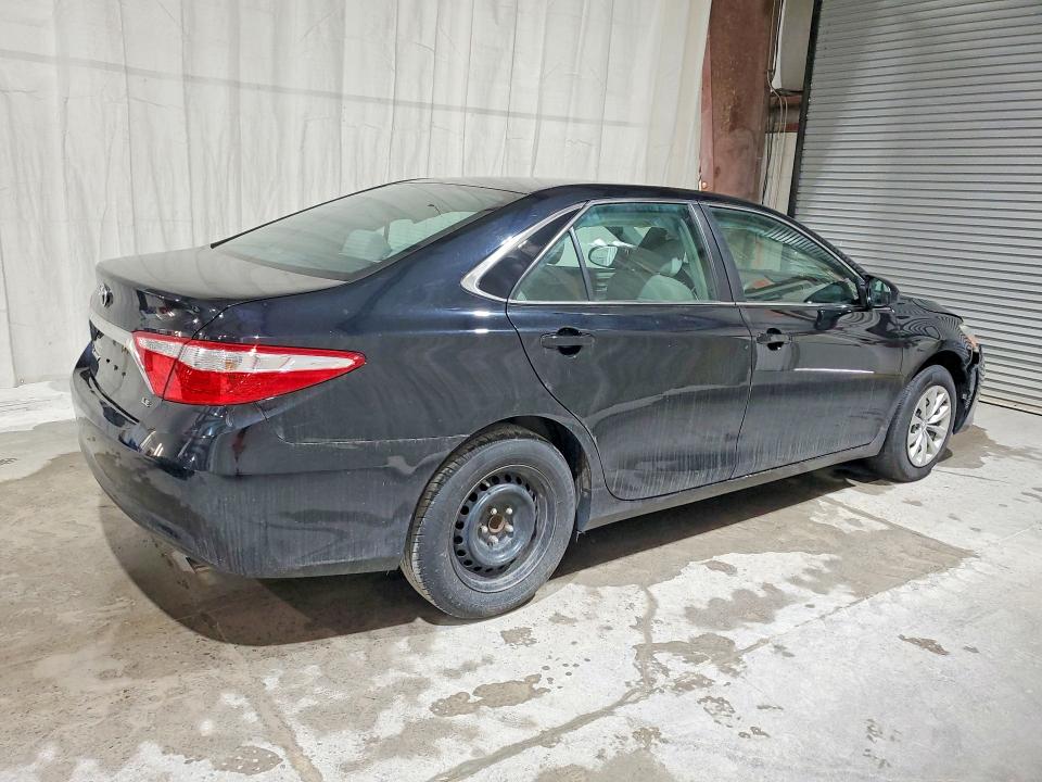 54596796 :رقم المزاد ، 4T4BF1FK4FR452624 vin ، 2015 Toyota Camry مزاد بيع