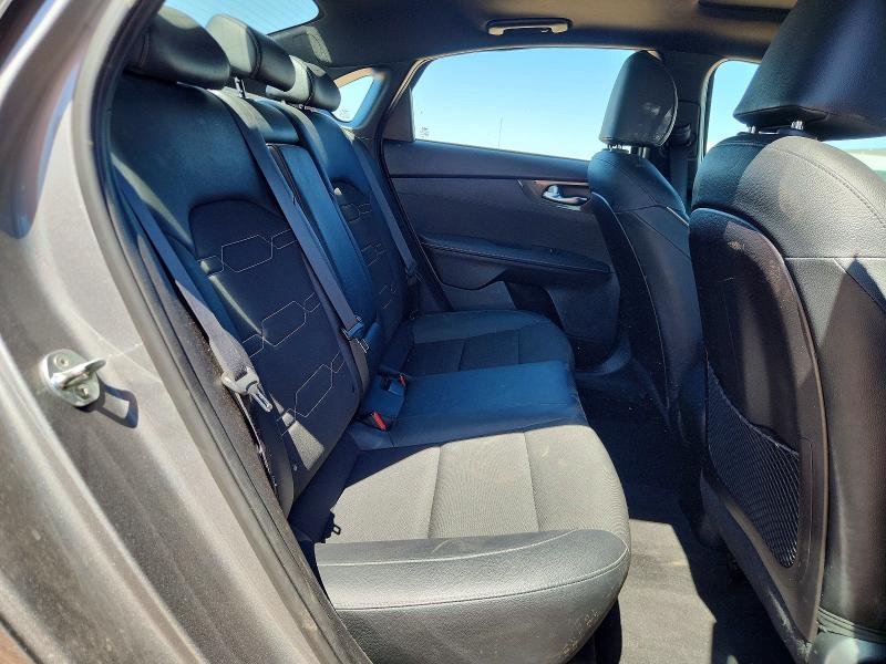 52599796 :رقم المزاد ، 3KPF54AD7NE421832 vin ، 2022 Kia Forte مزاد بيع