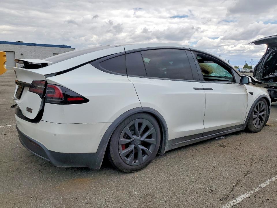 52537606 :رقم المزاد ، 7SAXCBE66NF344006 vin ، 2022 Tesla Model X مزاد بيع