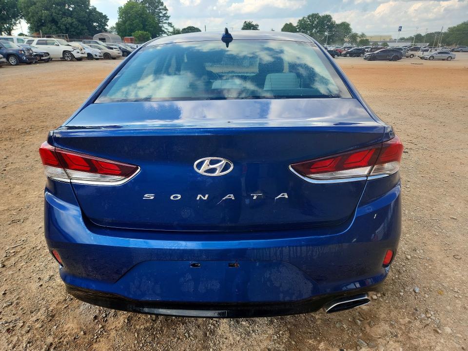 53525926 :رقم المزاد ، 5NPE34AF4JH667679 vin ، 2018 Hyundai Sonata مزاد بيع