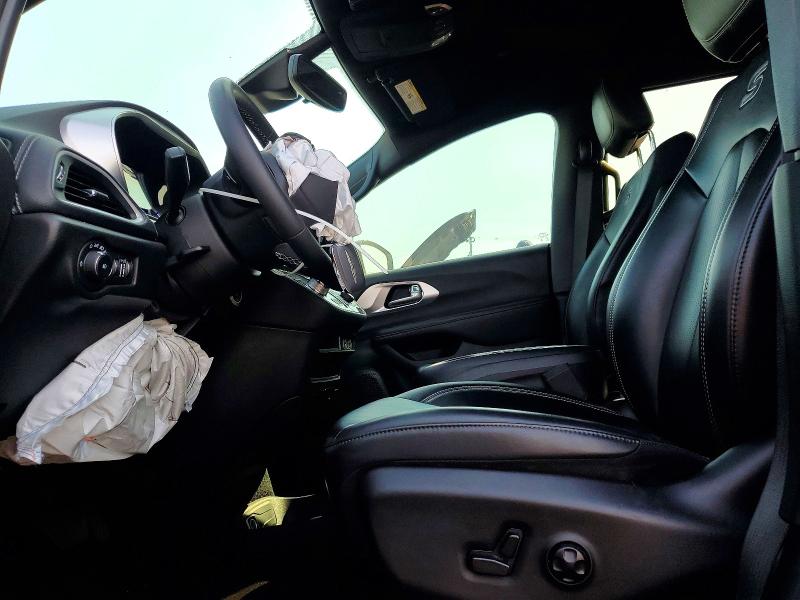 53665096 :رقم المزاد ، 2C4RC1L70PR618688 vin ، 2023 Chrysler Pacifica مزاد بيع
