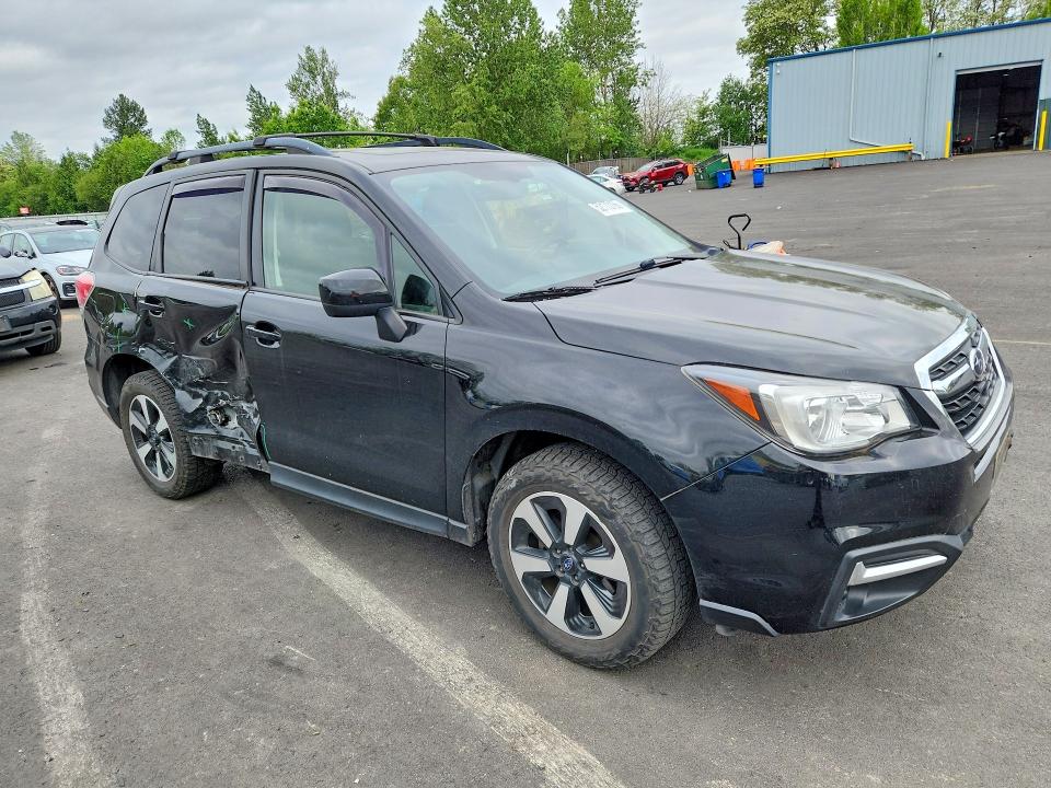2017 Subaru Forester მანქანა იყიდება აუქციონზე, vin: JF2SJAEC4HH415593, აუქციონის ნომერი: 52173166