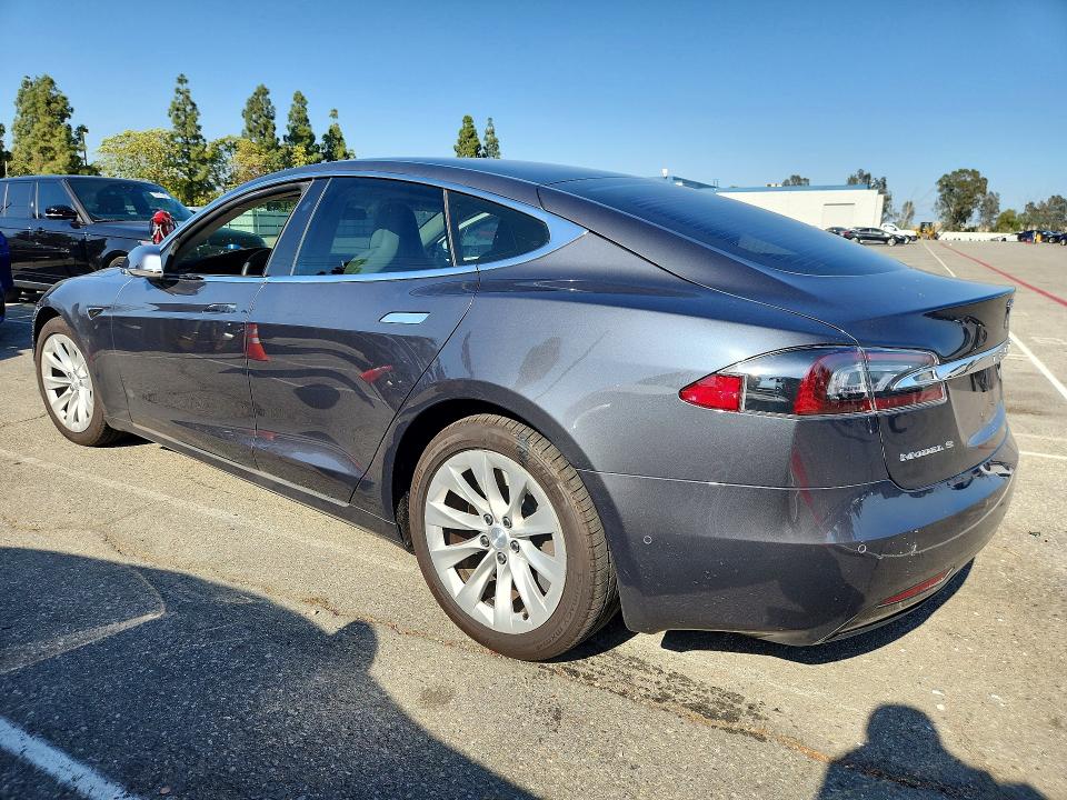 2019 Tesla Model S მანქანა იყიდება აუქციონზე, vin: 5YJSA1E24KF302515, აუქციონის ნომერი: 53295366