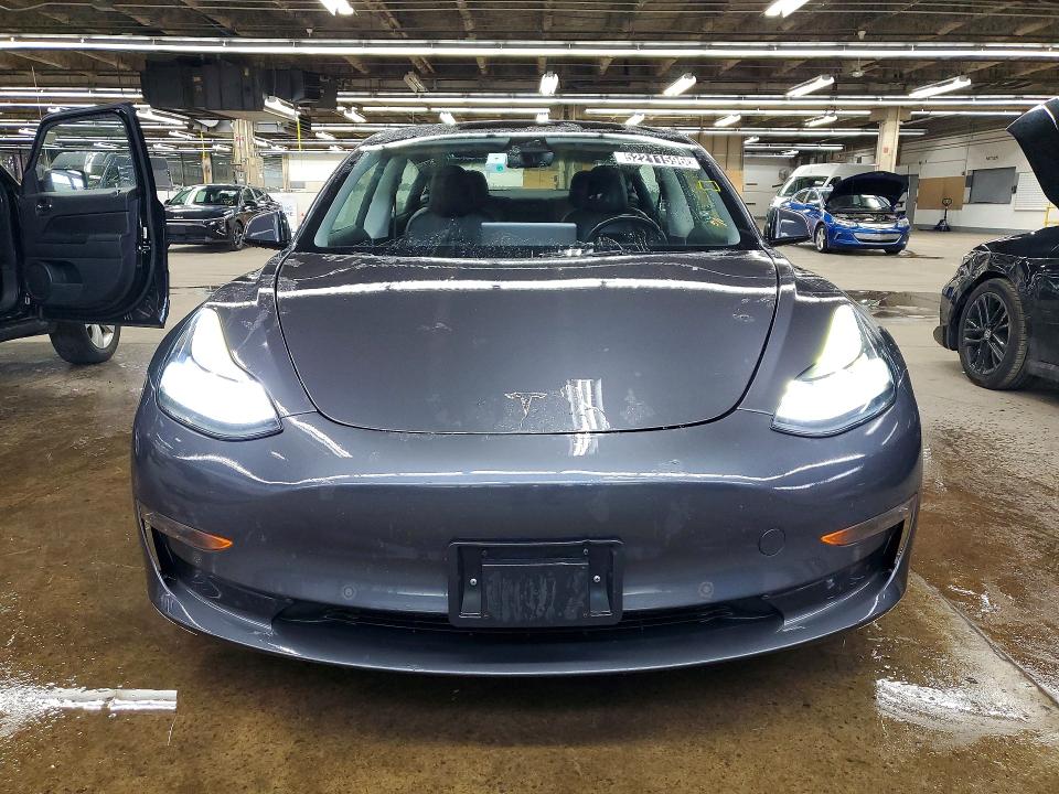 52211596 :رقم المزاد ، 5YJ3E1EA1NF290022 vin ، 2022 Tesla Model 3 مزاد بيع