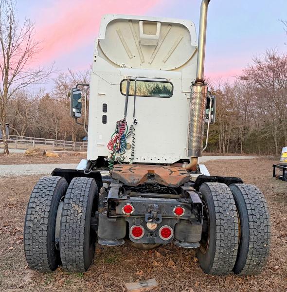 54915686 :رقم المزاد ، 1FUBBAA862PJ88345 vin ، 2002 Freightliner Conventional مزاد بيع