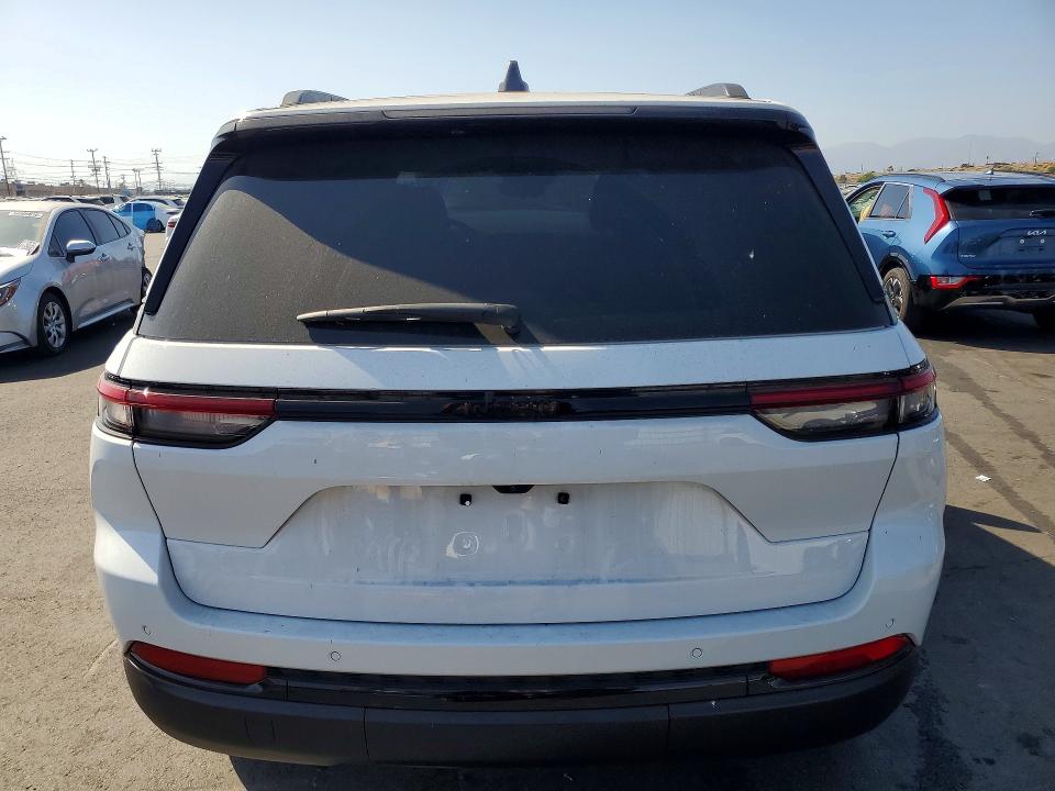Продажа на аукционе авто 2024 Jeep Grand Cherokee, vin: 1C4RJGAG2RC248206, номер лота: 54899426