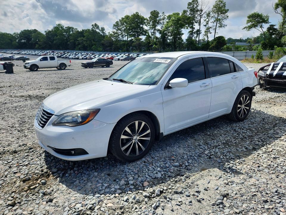 Продажа на аукционе авто 2014 Chrysler 200, vin: 1C3CCBBG4EN131263, номер лота: 54972196