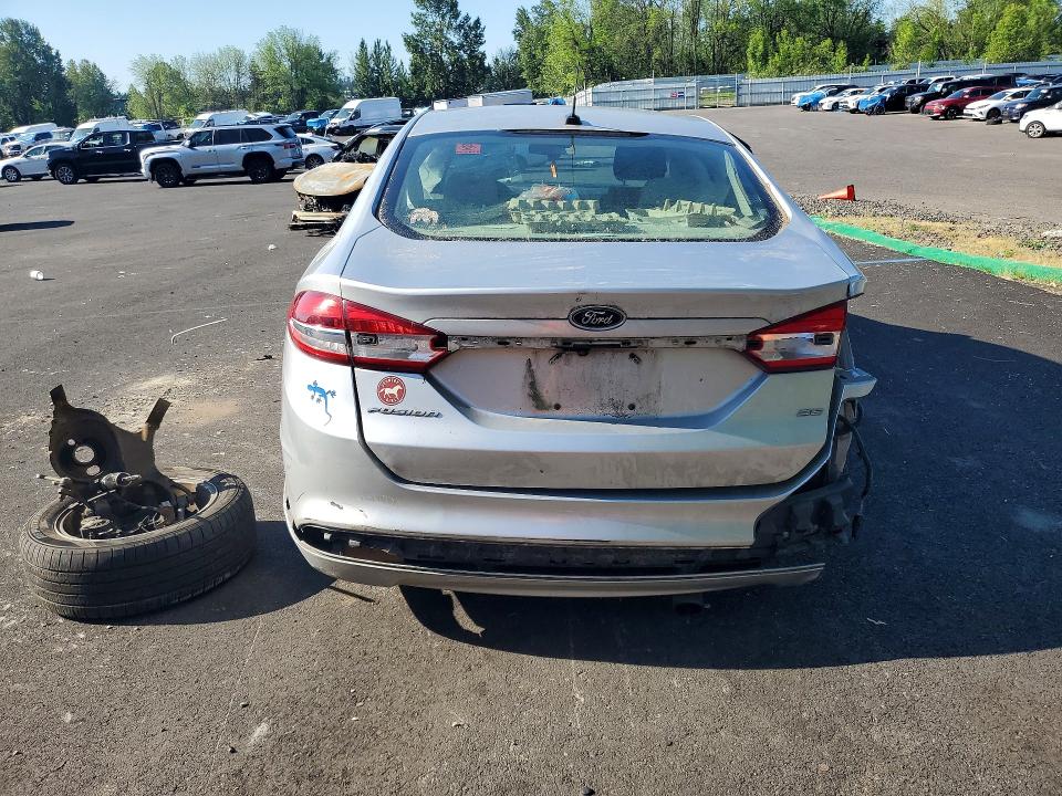 54434046 :رقم المزاد ، 3FA6P0H70JR131346 vin ، 2018 Ford Fusion مزاد بيع