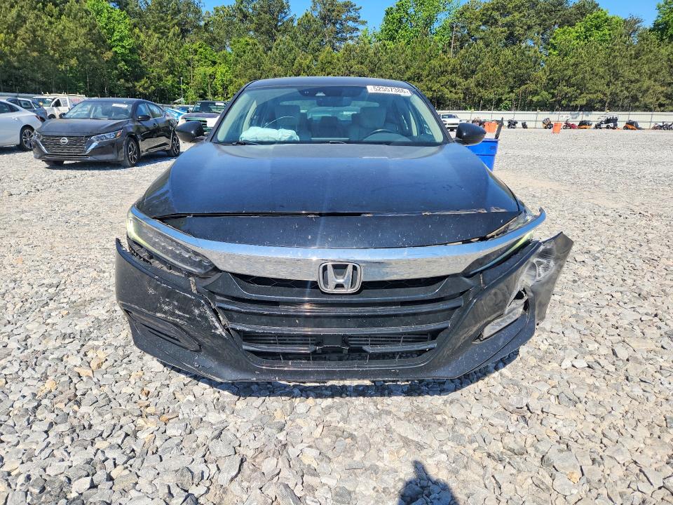 52557386 :رقم المزاد ، 1HGCV1F96JA032913 vin ، 2018 Honda Accord مزاد بيع