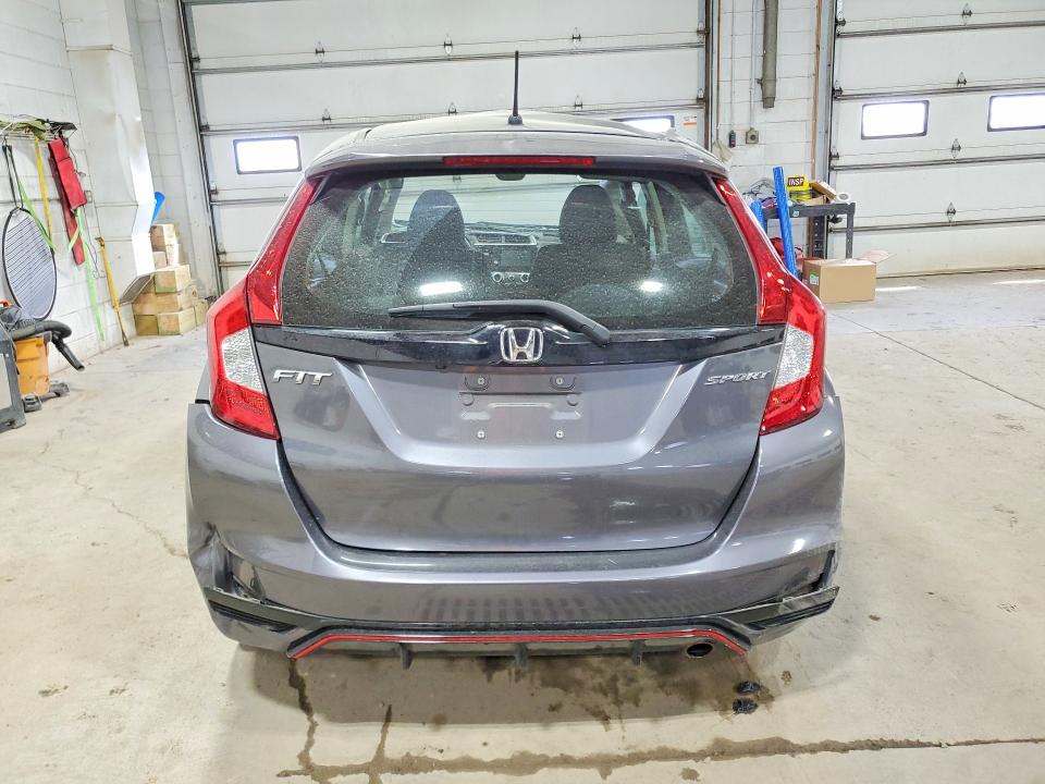 53208296 :رقم المزاد ، 3HGGK5H66JM702726 vin ، 2018 Honda Fit مزاد بيع