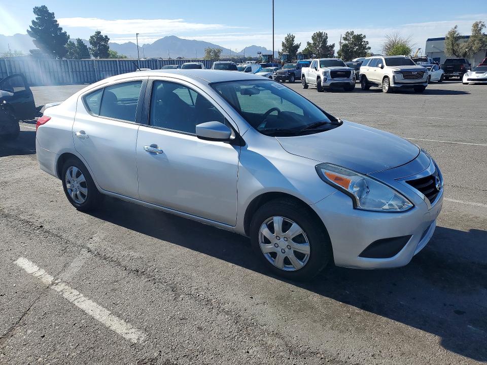 52096836 :رقم المزاد ، 3N1CN7AP2JK412663 vin ، 2018 Nissan Versa مزاد بيع