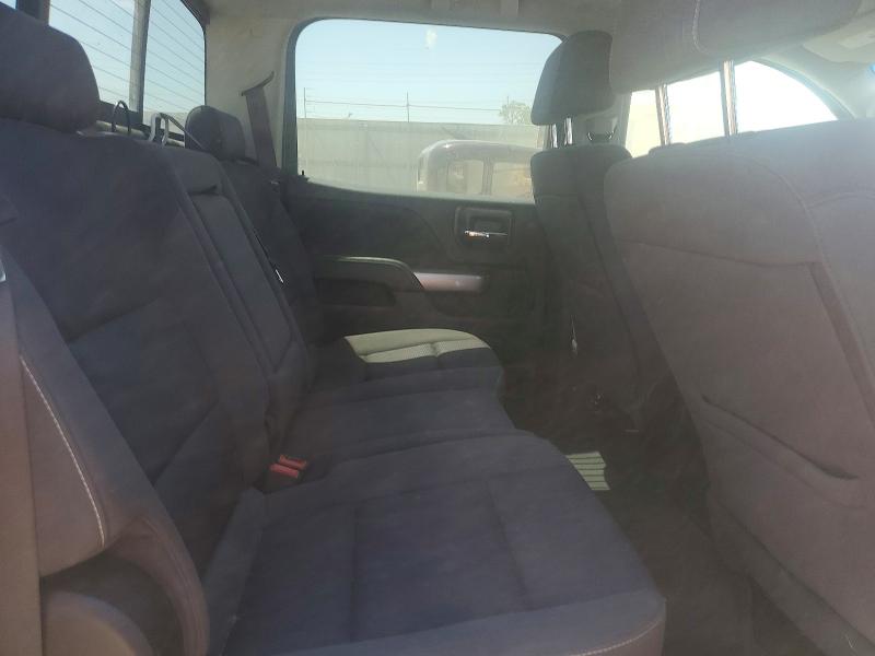 53411226 :رقم المزاد ، 3GCUKREC8JG215982 vin ، 2018 Chevrolet Silverado مزاد بيع