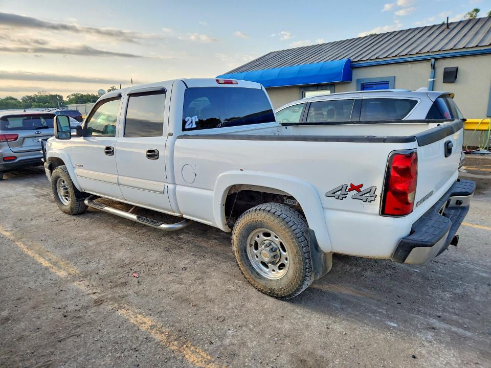Продаж на аукціоні авто 2004 Chevrolet Silverado, vin: 1GCGK23UX4F104727, номер лоту: 53720366