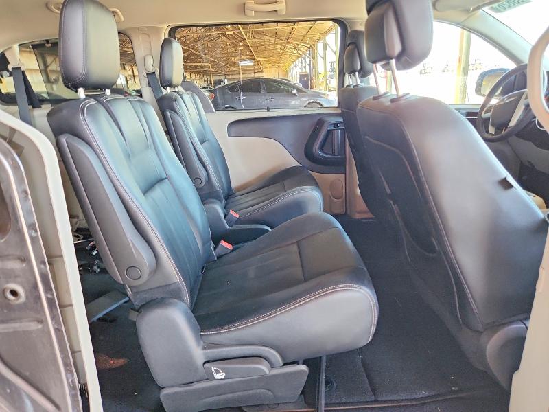54720826 :رقم المزاد ، 2C4RC1CG5FR674995 vin ، 2015 Chrysler Town & Country مزاد بيع
