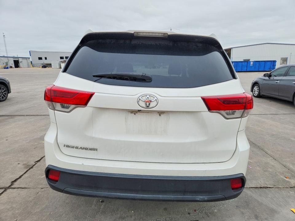 2018 Toyota Highlander მანქანა იყიდება აუქციონზე, vin: 5TDZZRFH3JS239636, აუქციონის ნომერი: 53250766