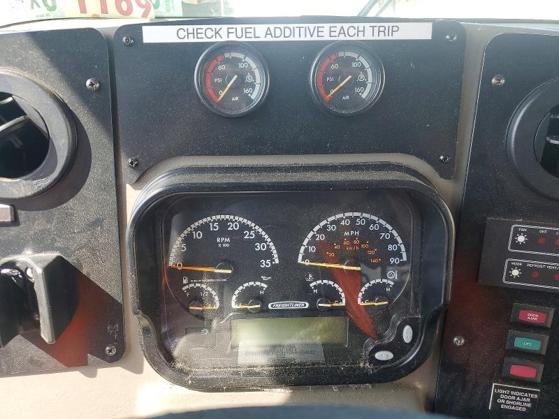 54432476 :رقم المزاد ، 4UZADEDT1DCFF1403 vin ، 2013 Freightliner Chassis مزاد بيع