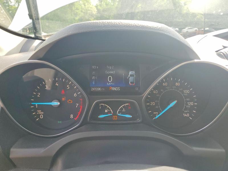 2017 Ford Escape მანქანა იყიდება აუქციონზე, vin: 1FMCU0F78HUE27593, აუქციონის ნომერი: 54399096