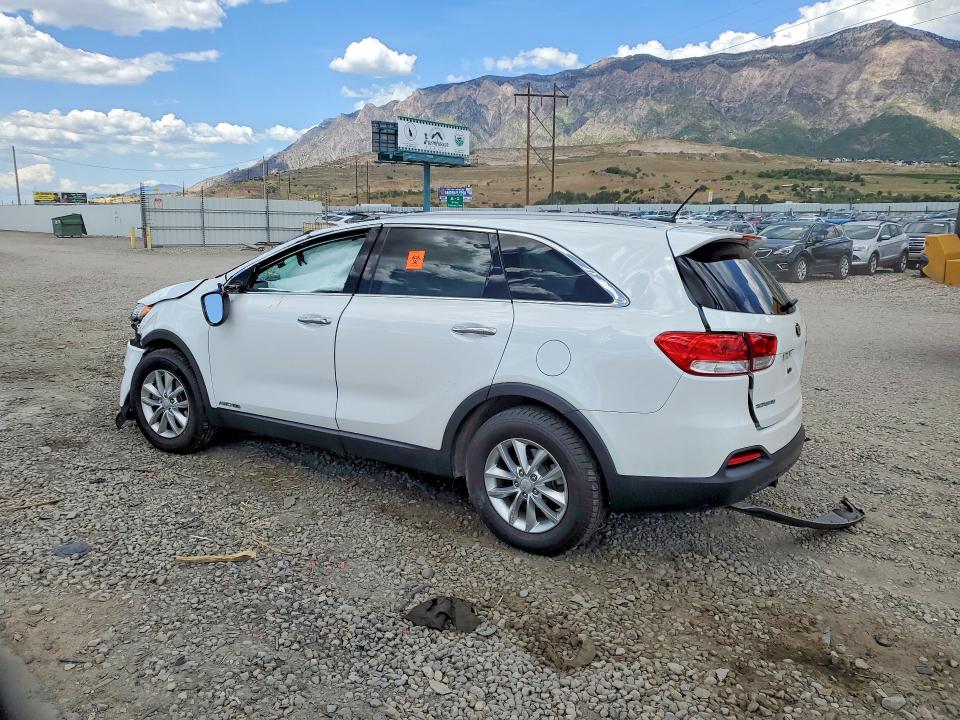 55068176 :رقم المزاد ، 5XYPGDA59HG197347 vin ، 2017 Kia Sorento مزاد بيع