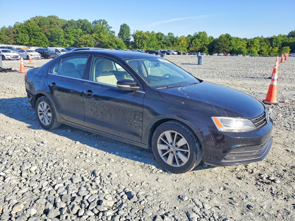 53698686 :رقم المزاد ، 3VWLA7AJ8FM340915 vin ، 2015 Volkswagen Jetta مزاد بيع
