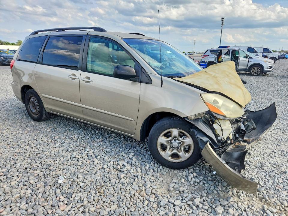 52692056 :رقم المزاد ، 5TDKK4CC0AS289086 vin ، 2010 Toyota Sienna مزاد بيع