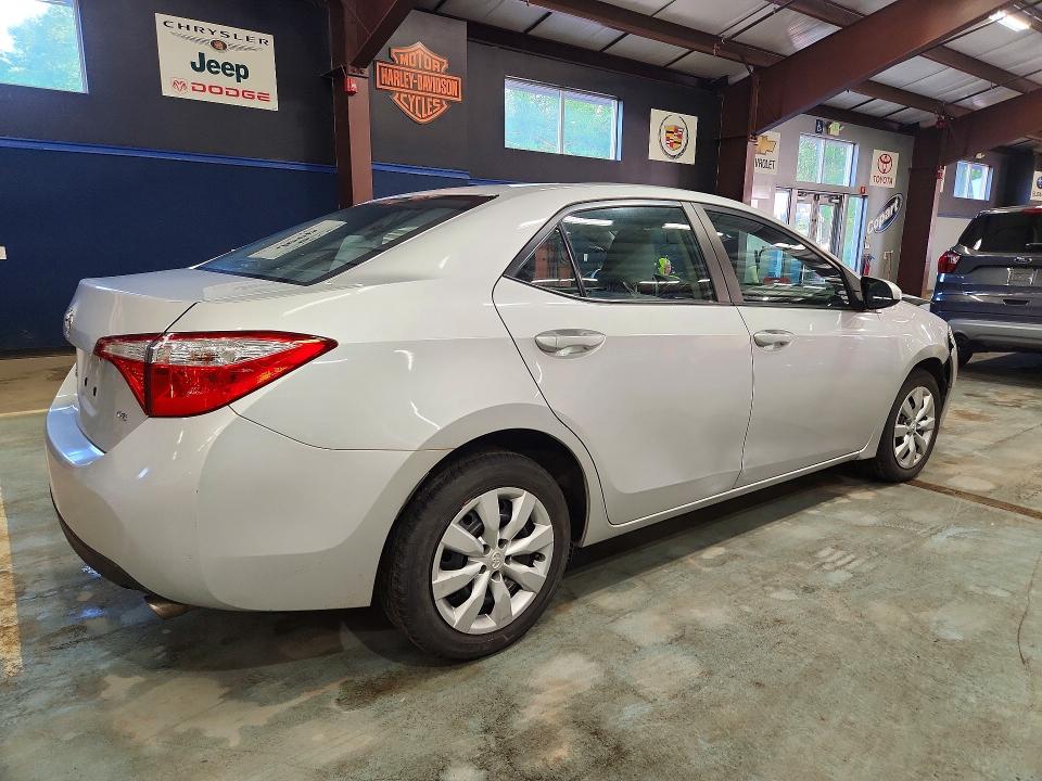 53592796 :رقم المزاد ، 2T1BURHE6FC275579 vin ، 2015 Toyota Corolla مزاد بيع