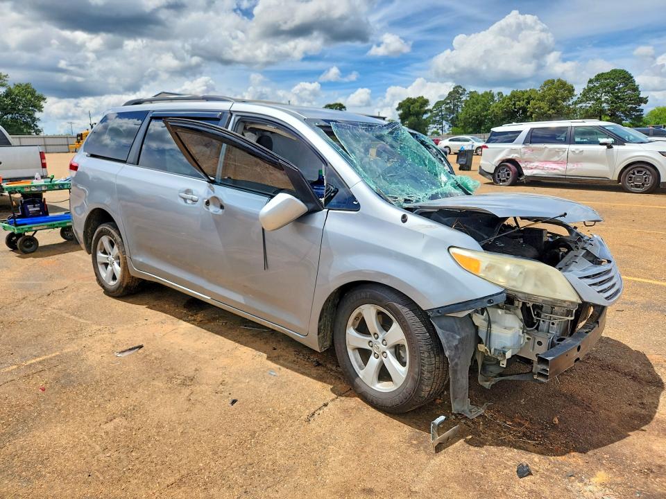 Продажа на аукционе авто 2011 Toyota Sienna, vin: 5TDKK3DC0BS060188, номер лота: 55002716
