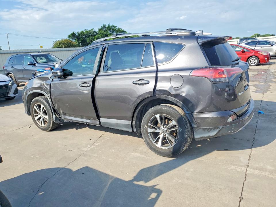 54917326 :رقم المزاد ، 2T3WFREV0JW418492 vin ، 2018 Toyota Rav4 مزاد بيع