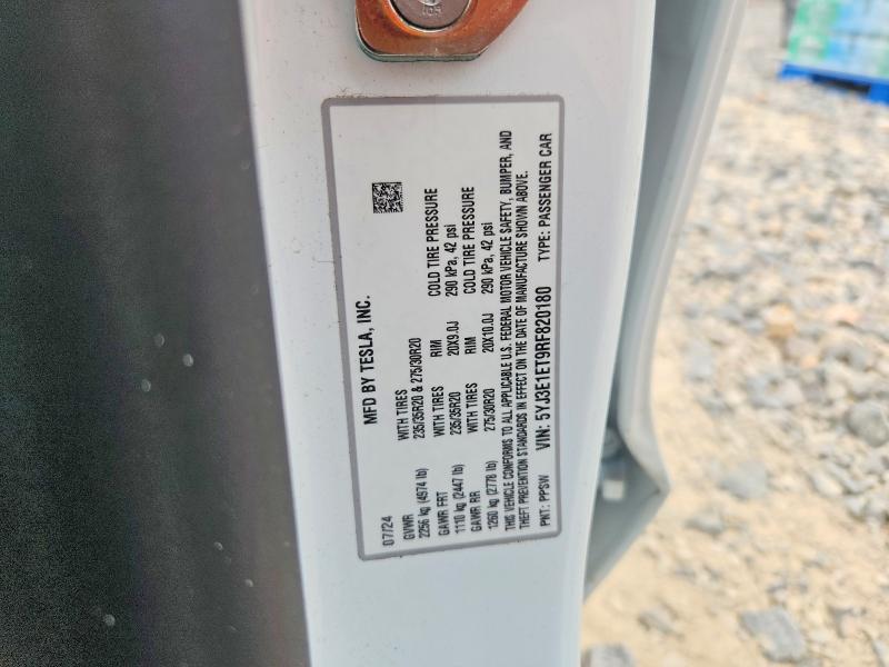 53807596 :رقم المزاد ، 5YJ3E1ET9RF820180 vin ، 2024 Tesla Model 3 مزاد بيع