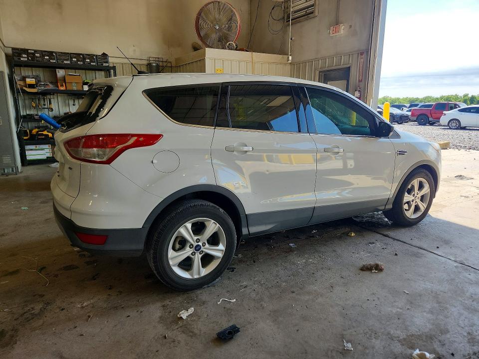 2015 Ford Escape მანქანა იყიდება აუქციონზე, vin: 1FMCU0G79FUC63797, აუქციონის ნომერი: 53035566