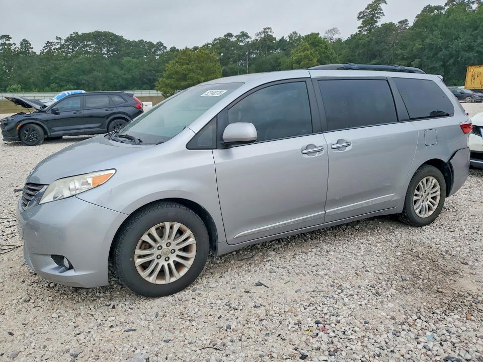 2017 Toyota Sienna მანქანა იყიდება აუქციონზე, vin: 5TDYZ3DC2HS883672, აუქციონის ნომერი: 52140376