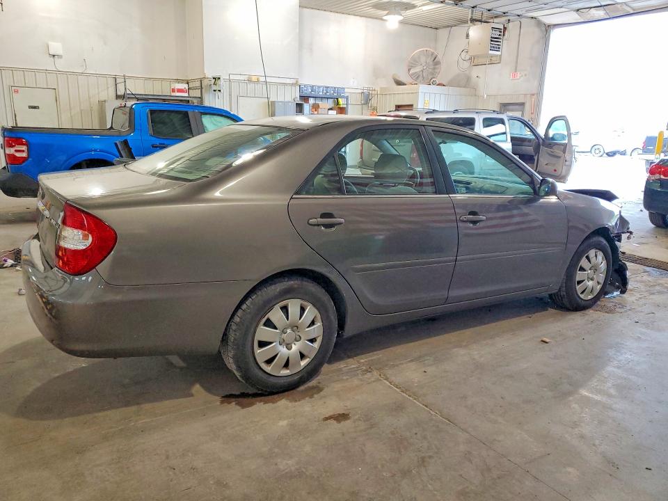 55381666 :رقم المزاد ، 4T1BE32K64U823990 vin ، 2004 Toyt Camry مزاد بيع