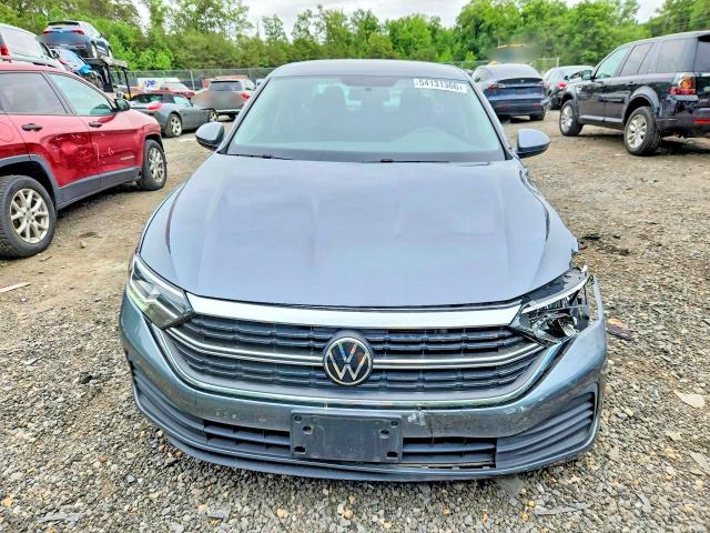 54131366 :رقم المزاد ، 3VWCM7BU2NM004014 vin ، 2022 Volkswagen Jetta مزاد بيع