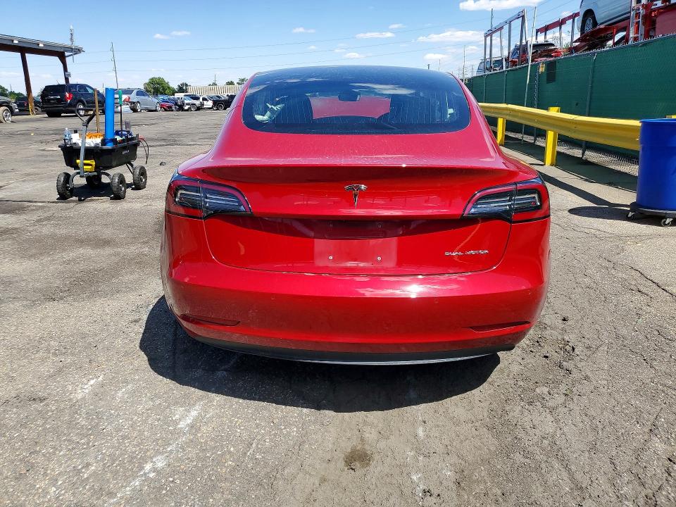 51942546 :رقم المزاد ، 5YJ3E1EB1JF119905 vin ، 2018 Tesla Model 3 مزاد بيع