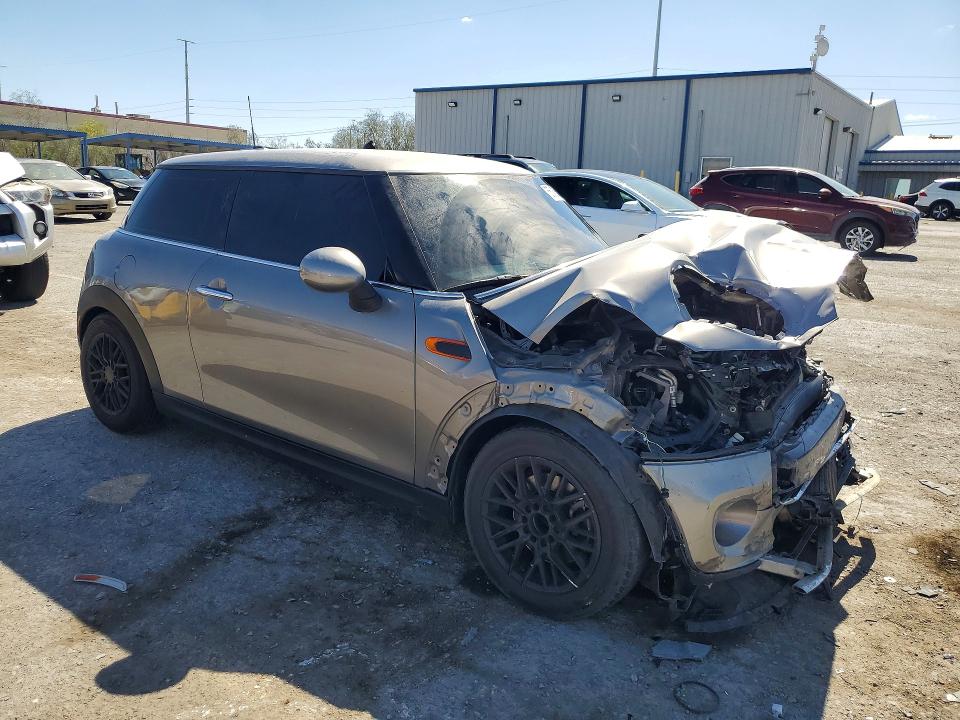 55185306 :رقم المزاد ، WMWXP5C59J2G62616 vin ، 2018 Mini Cooper مزاد بيع