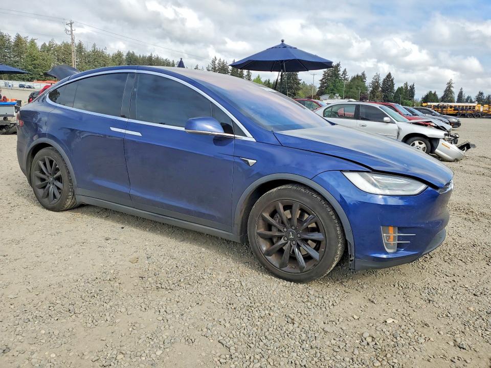 Продаж на аукціоні авто 2018 Tesla Model X, vin: 5YJXCBE23JF136198, номер лоту: 52579336