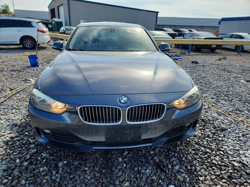 53080016 :رقم المزاد ، WBA3C3C53EF984582 vin ، 2014 Bmw 320 مزاد بيع
