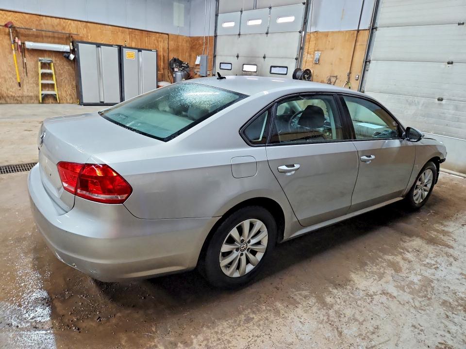 53711026 :رقم المزاد ، 1VWAH7A39CC026711 vin ، 2012 Volkswagen Passat مزاد بيع