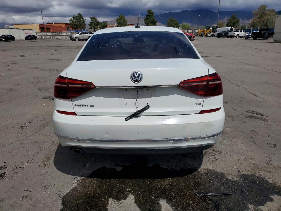 2017 Volkswagen Passat მანქანა იყიდება აუქციონზე, vin: 1VWBT7A3XHC072851, აუქციონის ნომერი: 51311556