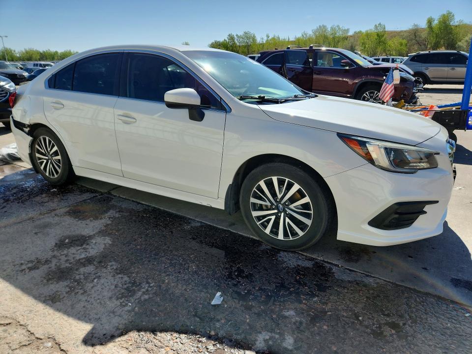 53414266 :رقم المزاد ، 4S3BNAC6XJ3041364 vin ، 2018 Subaru Legacy مزاد بيع