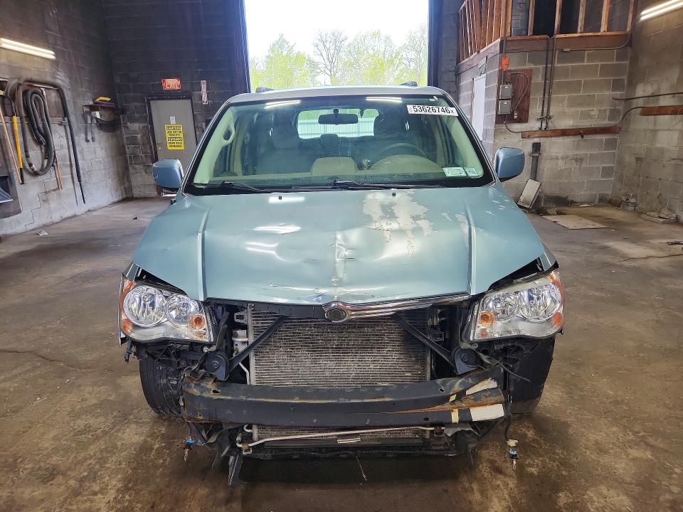 2008 Chrysler Town & Country მანქანა იყიდება აუქციონზე, vin: 2A8HR54P88R696906, აუქციონის ნომერი: 53626746