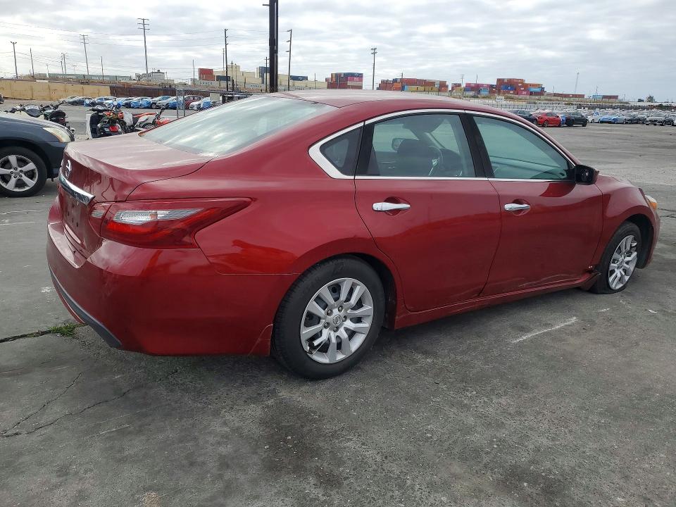 2018 Nissan Altima მანქანა იყიდება აუქციონზე, vin: 1N4AL3AP8JC145401, აუქციონის ნომერი: 52098586