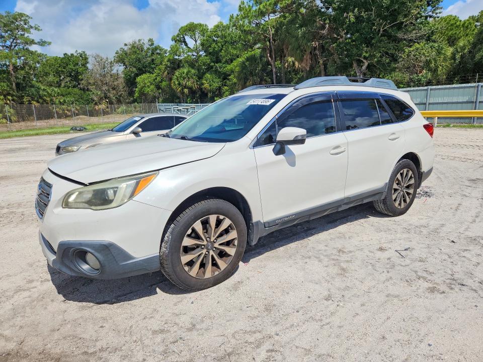 54111896 :رقم المزاد ، 4S4BSANC5F3237940 vin ، 2015 Subaru Outback مزاد بيع