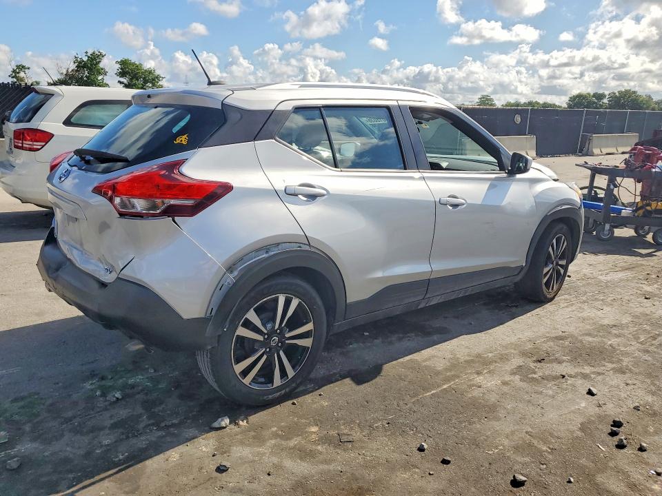 54018036 :رقم المزاد ، 3N1CP5CU3KL536051 vin ، 2019 Nissan Kicks مزاد بيع