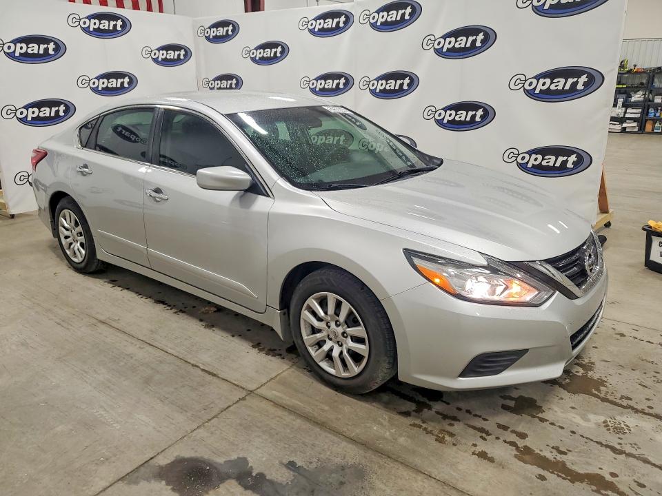 52568646 :رقم المزاد ، 1N4AL3APXJC258119 vin ، 2018 Nissan Altima مزاد بيع