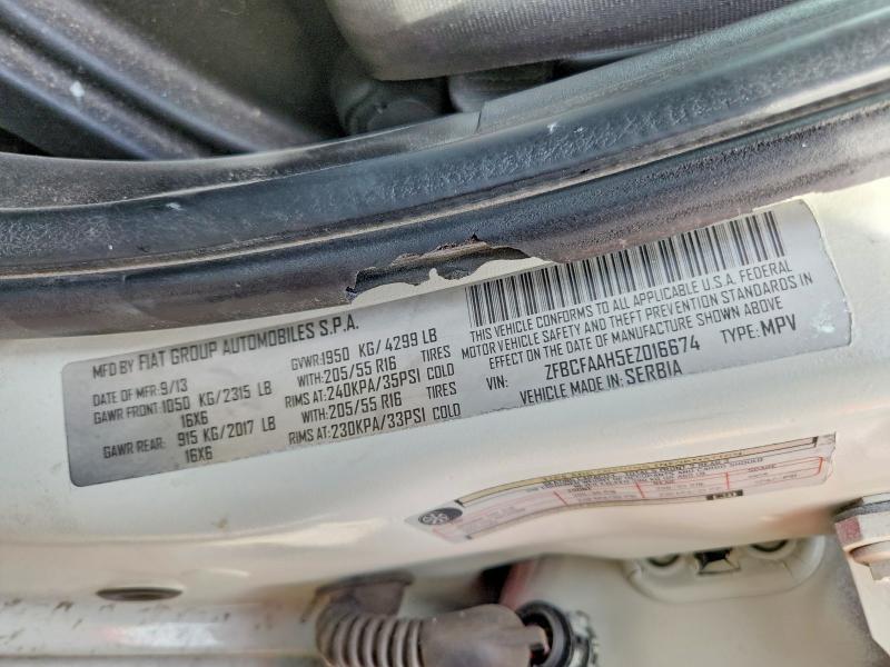 53208216 :رقم المزاد ، ZFBCFAAH5EZ016674 vin ، 2014 Fiat 500l مزاد بيع