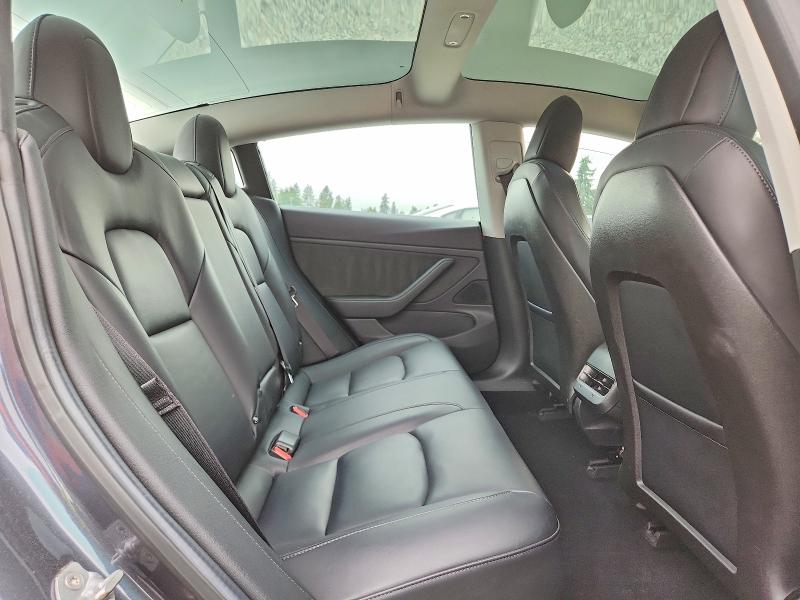 53125846 :رقم المزاد ، 5YJ3E1EA0JF020029 vin ، 2018 Tesla Model 3 مزاد بيع