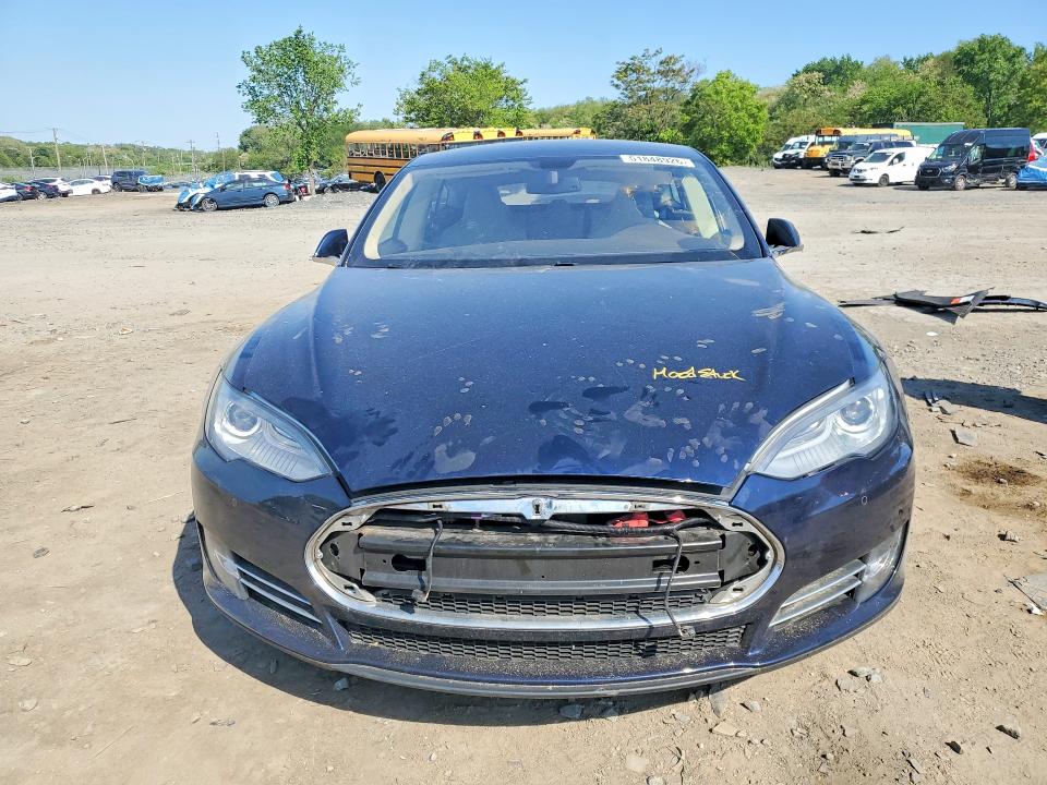 51848926 :رقم المزاد ، 5YJSA1H12EFP41588 vin ، 2014 Tesla Model S مزاد بيع