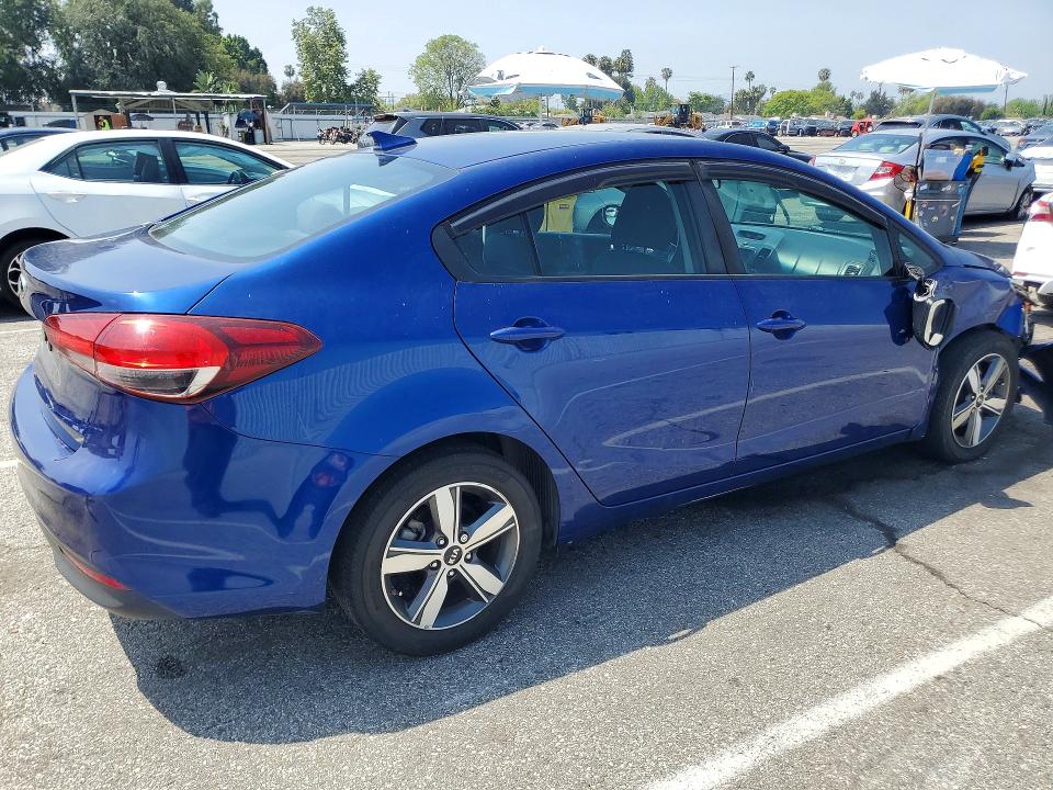 52340646 :رقم المزاد ، 3KPFL4A76JE232423 vin ، 2018 Kia Forte مزاد بيع