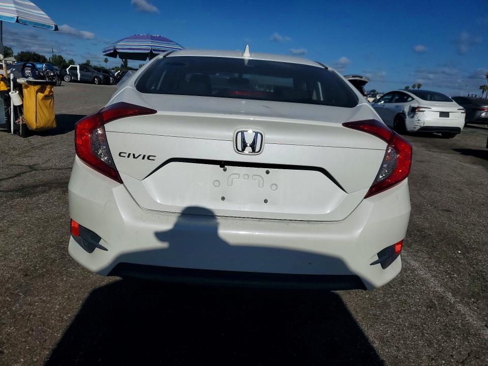 Продажа на аукционе авто 2018 Honda Civc, vin: 2HGFC2F76JH511888, номер лота: 55609596