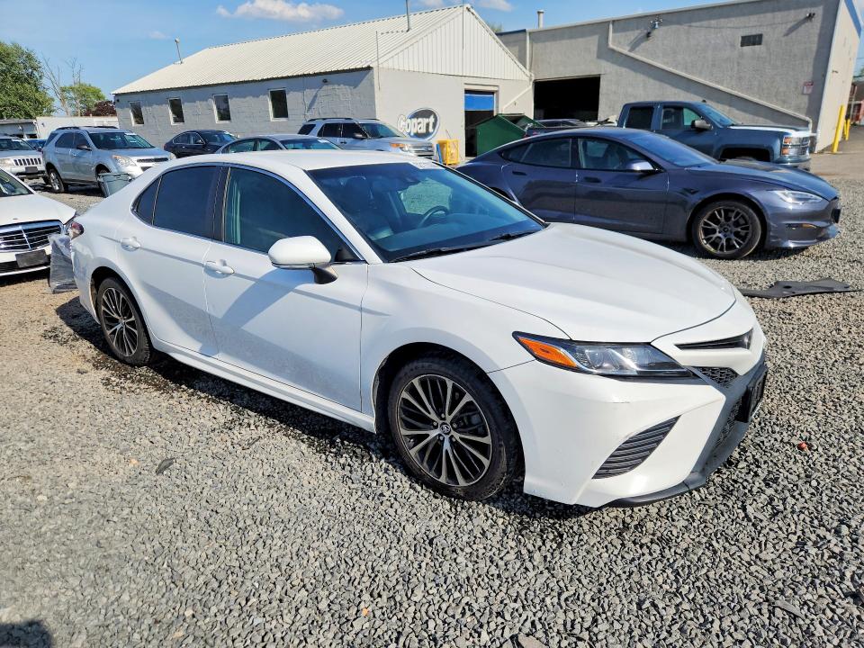 Продажа на аукционе авто 2018 Toyota Camry, vin: 4T1B11HK6JU510800, номер лота: 52172356